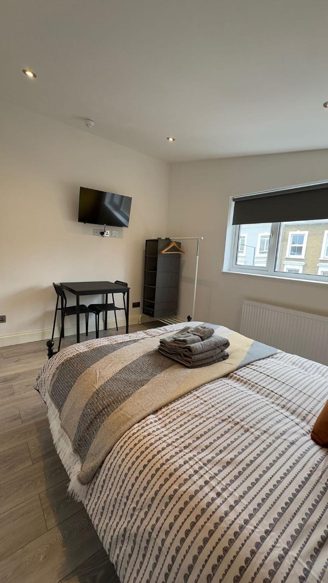 15 Min To Central London Guest Suites 22 מראה חיצוני תמונה