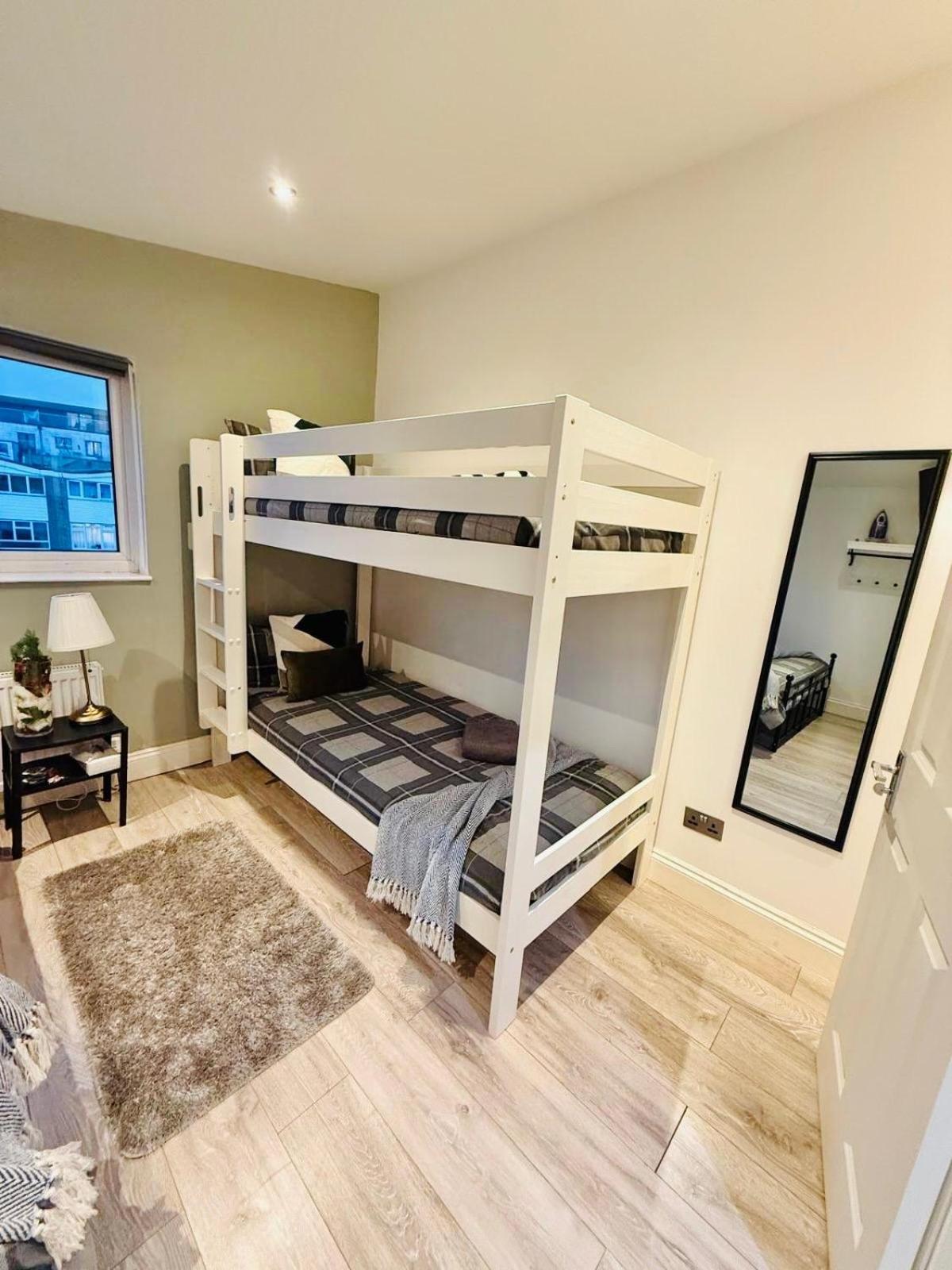 15 Min To Central London Guest Suites 22 מראה חיצוני תמונה